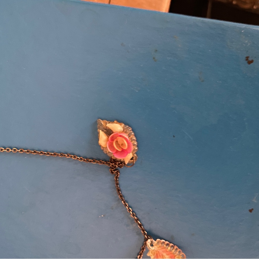 Floral Pendant Necklace